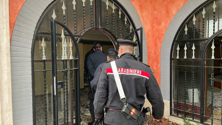 Vuol far saltare la casa:arresto a Napoli